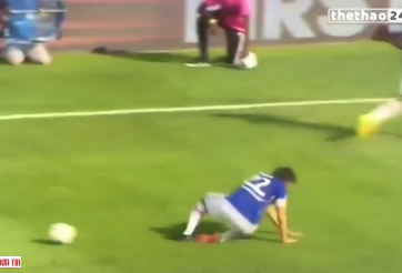 VIDEO: Pha xử lý bóng thảm họa của Kaka vs Arsenal