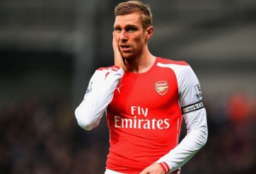 HLV Wenger nhắm hàng thải MU để thay thế Mertesacker