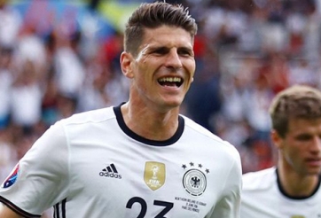 Hai đại gia châu Âu bất ngờ tranh giành chân sút người Đức