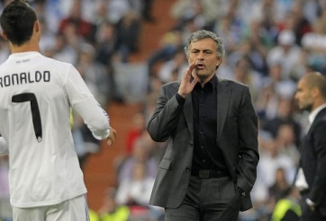 Ronaldo 'phản pháo' thầy cũ Mourinho sau khi bị chỉ trích