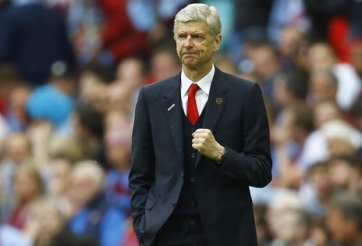 Arsenal muốn chiêu mộ cựu trung vệ MU