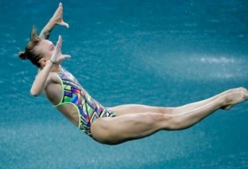 VIDEO: Màn nhảy cầu thảm họa của VĐV Nga (Olympic 2016)