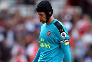 Petr Cech bị tai nạn ô tô sau trận thua Liverpool
