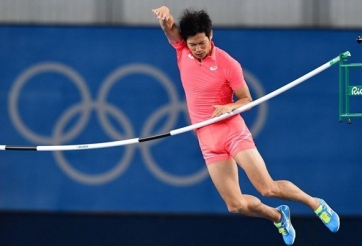 VIDEO: VĐV Nhật Bản làm rơi xà vì tai nạn hy hữu - Olympic Rio 2016