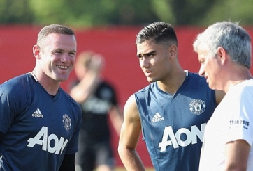 Thêm 1 sao trẻ Man Utd được Mourinho giữ lại