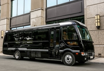 Ngắm 'chuyên cơ mặt đất' Fuso Rosa tại Việt Nam