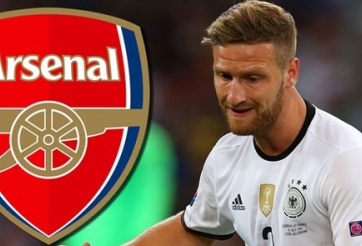 Chuyển nhượng tối 20/8: Arsenal nhận cảnh báo vụ Mustafi, 'Chốt' vụ Benteke