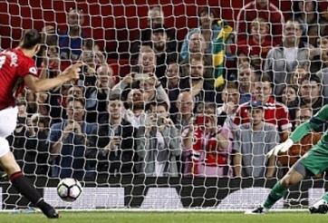 Vì sao Ibrahimovic đá phạt đền chứ không phải Rooney?