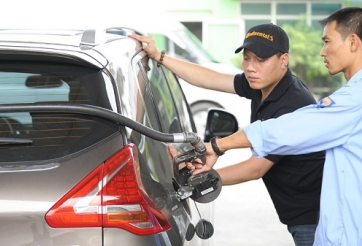 Kinh nghiệm xe cộ - Những điều cần biết khi đổ xăng