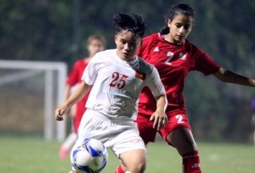 U16 nữ Việt Nam tặng một rổ bóng cho U16 nữ Palestine