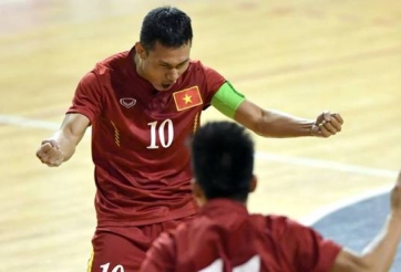 VIDEO: Cầu thủ futsal Việt Nam lốp bóng ghi bàn vào lưới Argentina