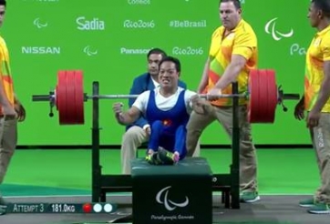 VIDEO: Lê Văn Công đoạt HCV cử tạ, phá kỷ lục thế giới tại Paralympic 2016