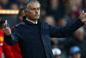 Mục tiêu hàng đầu của Man Utd bất ngờ ký hợp đồng mới