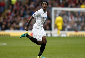 VIDEO: Swansea gây bất ngờ với bàn thắng nâng tỷ số lên 2-1