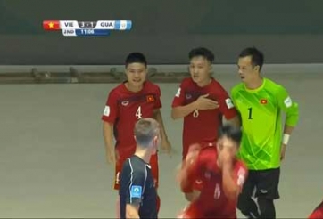 VIDEO: Minh Trí lập hattrick, nâng tỷ số lên 3-1 cho ĐTVN