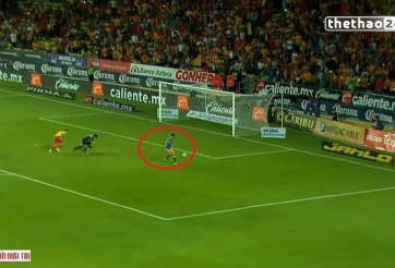 VIDEO:  Tiền đạo tuyển Pháp tái hiện pha bỏ lỡ không tưởng của Torres