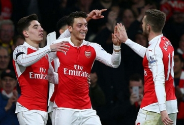 Sanchez tỏa sáng, Arsenal hòa hú vía trước PSG