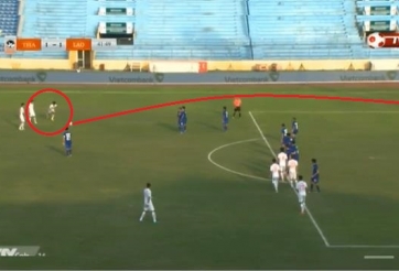 VIDEO: Cầu thủ U19 Lào sút phạt như Ronaldo từ khoảng cách 35m