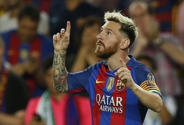 Champions League: Lập hat-trick, Messi vượt CR7