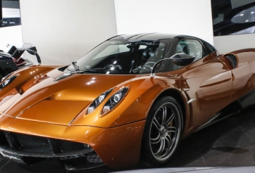 Đại gia Minh Nhựa rước siêu xe 78 tỷ về Việt Nam