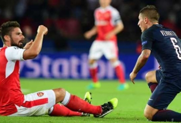 VIDEO: Giroud nhận thẻ đỏ oan trước PSG?