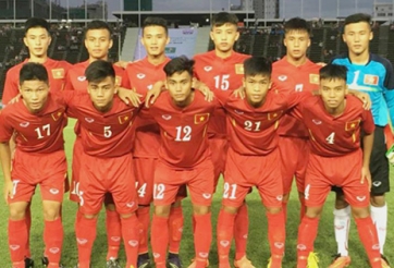 Sân tập quá xa, U16 Việt Nam phải ra bãi biển ’luyện công’