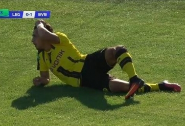 VIDEO: Pha chấn thương không thể tin nổi của cầu thủ U19 Dortmund