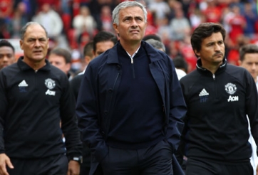 Mourinho nhận cú sốc từ NHM sau 2 trận thua liên tiếp