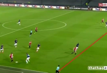 VIDEO: Pha ghi bàn việt vị khiến MU thua oan trước Feyenoord