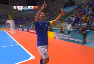 Video futsal: Bàn mở tỷ số của Italia vs Việt Nam