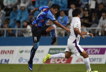 Đội của Tuấn Anh tiến sát suất tranh lên hạng J-League