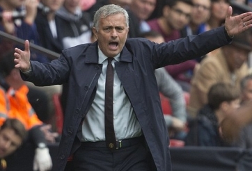 Tin bóng đá Anh 20/9: Cựu chủ tịch Real chê bai Mourinho, Ranieri gọi sao Chelsea là kẻ thủ