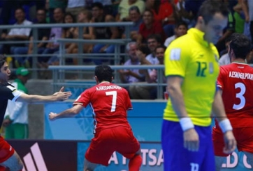 Iran tạo cú sốc lớn trước Brazil, TBN vào tứ kết