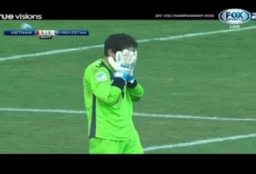 VIDEO: Thủ môn Kyrgyzstan phản lưới nâng tỷ số lên 2-1 cho U16 Việt Nam