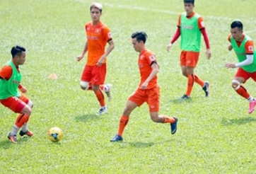 VIDEO: ĐT Việt Nam luyện tập đá 1 chạm sáng 30/9