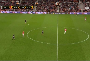 VIDEO: Phản ứng của Ibrahimovic trước cách chơi pressing của Rooney