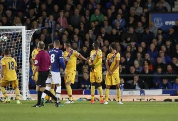 VIDEO: Pha sút phạt đẳng cấp của Lukaku vs Crystal Palace