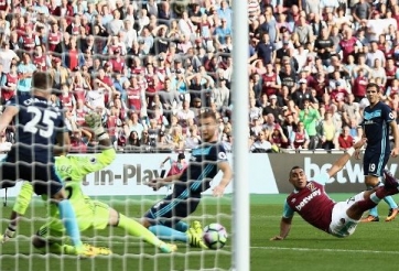 VIDEO: Dimitri Payet solo ghi bàn ngoạn mục vào lưới Middlesbrough