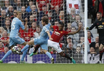 De Gea mắc sai lầm, MU đánh rơi 3 điểm đáng tiếc