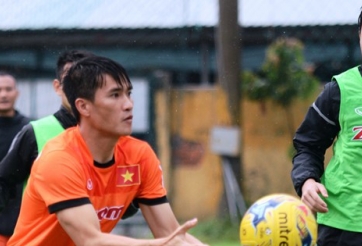 Xuân Trường đội mưa tập giáo án lạ cùng ĐTVN