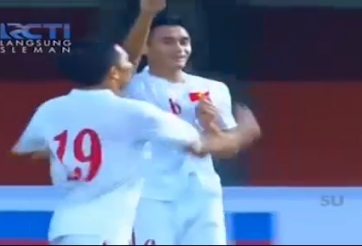 VIDEO: Trọng Hoàng - Minh Tuấn phối hợp nâng tỷ số lên 2-0 cho ĐTVN
