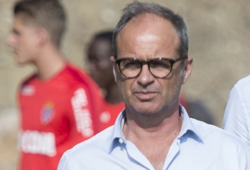 Chơi ngông, MU thuê giám đốc đối thủ về làm nhân viên