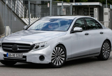 Mercedes đạt doanh thu ngoạn mục tháng 9, BMW im lặng