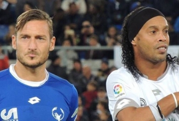 VIDEO: Pha chuyền bóng ngẫu hứng của Ronaldinho 12/10