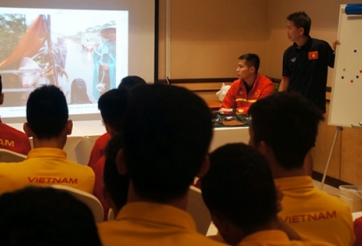 U19 Việt Nam chia sẻ với mất mát của đồng bào miền Trung bị lũ lụt