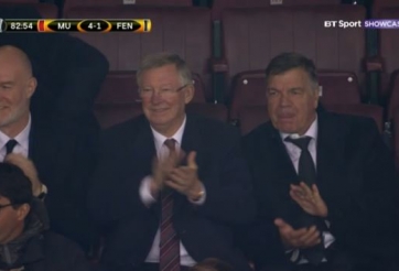 Khoảnh khắc Sir Alex và CĐV MU ăn mừng khi Van Persie ghi bàn