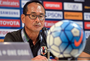 HLV U19 Nhật Bản giải thích việc dùng 10 cầu thủ dự bị