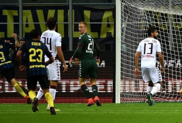 VIDEO: Joe Hart thủng lưới sau sai lầm, HLV lắc đầu ngao ngán