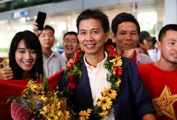 HLV Hoàng Anh Tuấn 'không rời nửa bước' với nòng cốt U19 Việt Nam cho tới WC