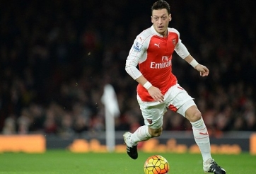 Tin bóng đá Anh 3/11: Leicester lập kỷ lục, Ozil mất chức Vua chuyền bóng tại Premier League